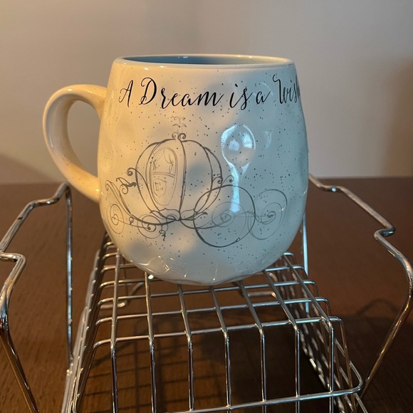 NWT Cinderella “ A Dream Is A Wish Your Heart Makes “ Mug - Picture 4 of 4